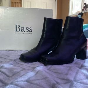 Bass Black Boots Size 6